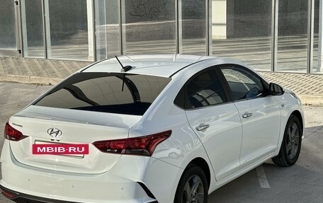 Hyundai Solaris II рестайлинг, 2021 год, 1 645 000 рублей, 8 фотография