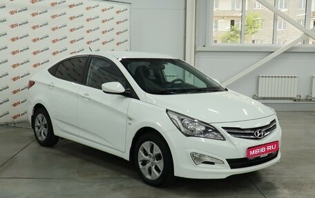 Hyundai Solaris II рестайлинг, 2015 год, 1 120 000 рублей, 1 фотография