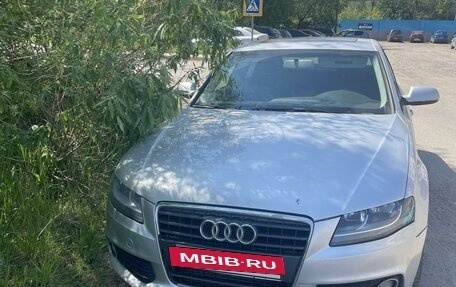 Audi A4, 2010 год, 870 000 рублей, 2 фотография