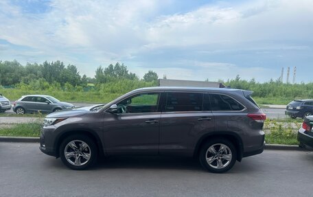 Toyota Highlander III, 2019 год, 4 000 000 рублей, 5 фотография