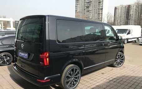 Volkswagen Multivan T6 рестайлинг, 2020 год, 6 300 000 рублей, 2 фотография