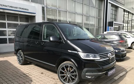 Volkswagen Multivan T6 рестайлинг, 2020 год, 6 300 000 рублей, 4 фотография