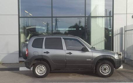 Chevrolet Niva I рестайлинг, 2011 год, 567 000 рублей, 3 фотография