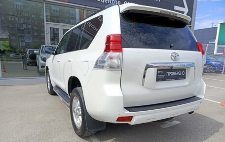 Toyota Land Cruiser Prado 150 рестайлинг 2, 2013 год, 3 490 000 рублей, 7 фотография