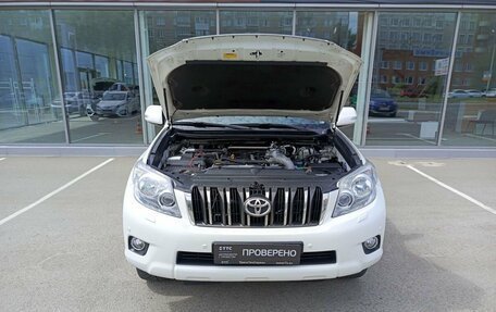 Toyota Land Cruiser Prado 150 рестайлинг 2, 2013 год, 3 490 000 рублей, 9 фотография