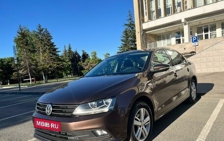 Volkswagen Jetta VI, 2017 год, 1 610 000 рублей, 2 фотография