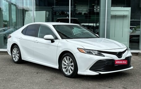 Toyota Camry, 2019 год, 2 625 000 рублей, 1 фотография