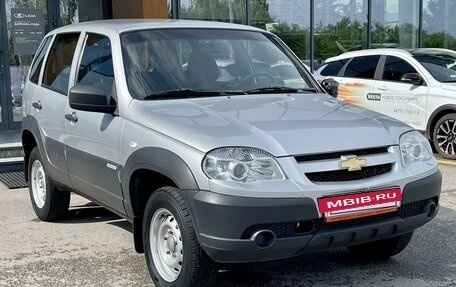 Chevrolet Niva I рестайлинг, 2017 год, 830 000 рублей, 3 фотография