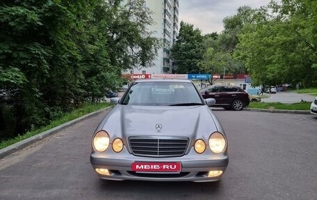 Mercedes-Benz E-Класс, 2000 год, 1 250 000 рублей, 2 фотография