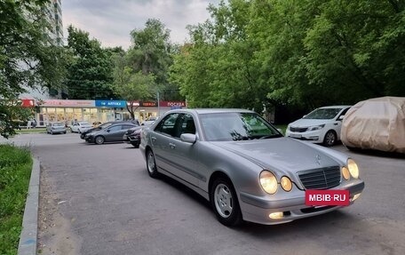 Mercedes-Benz E-Класс, 2000 год, 1 250 000 рублей, 4 фотография
