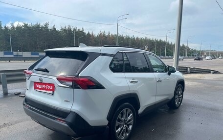 Toyota RAV4, 2020 год, 3 520 000 рублей, 5 фотография