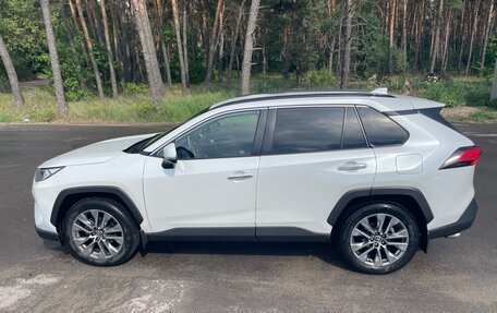 Toyota RAV4, 2020 год, 3 520 000 рублей, 10 фотография