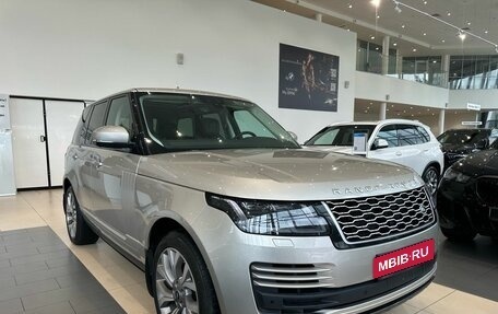 Land Rover Range Rover IV рестайлинг, 2018 год, 8 197 000 рублей, 3 фотография