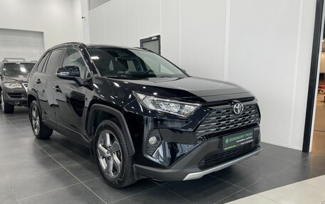 Toyota RAV4, 2019 год, 3 590 000 рублей, 3 фотография