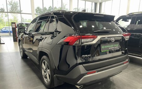 Toyota RAV4, 2019 год, 3 590 000 рублей, 7 фотография