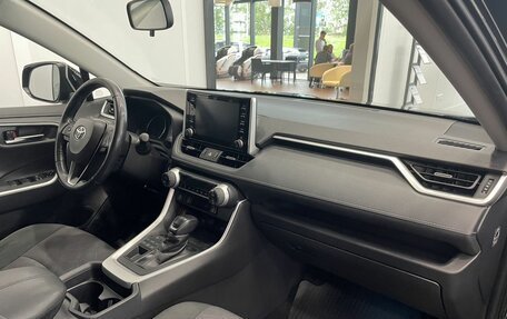Toyota RAV4, 2019 год, 3 590 000 рублей, 14 фотография