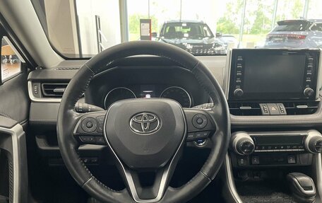 Toyota RAV4, 2019 год, 3 590 000 рублей, 18 фотография