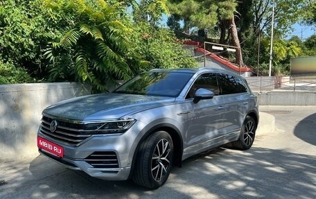 Volkswagen Touareg III, 2018 год, 4 899 000 рублей, 2 фотография