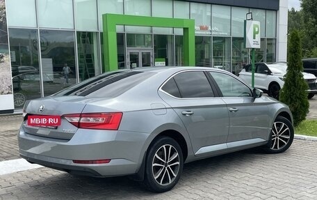 Skoda Superb III рестайлинг, 2015 год, 1 650 000 рублей, 3 фотография