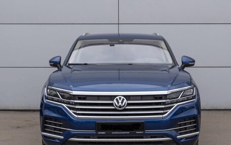 Volkswagen Touareg III, 2018 год, 5 000 000 рублей, 3 фотография