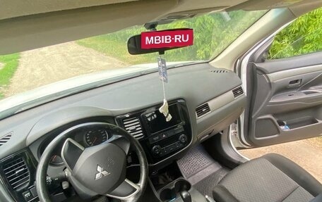 Mitsubishi Outlander III рестайлинг 3, 2014 год, 1 530 000 рублей, 4 фотография