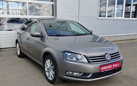 Volkswagen Passat B7, 2013 год, 850 000 рублей, 6 фотография