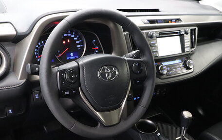 Toyota RAV4, 2015 год, 2 700 000 рублей, 17 фотография