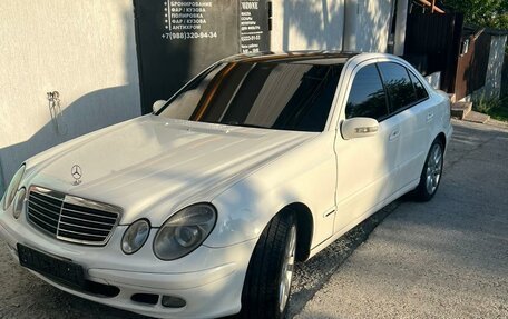 Mercedes-Benz E-Класс, 2004 год, 900 000 рублей, 3 фотография