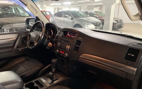 Mitsubishi Pajero IV, 2012 год, 1 999 000 рублей, 17 фотография