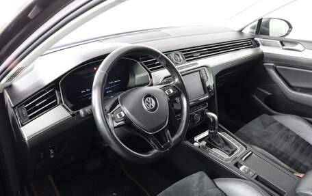 Volkswagen Passat B8 рестайлинг, 2015 год, 1 877 000 рублей, 8 фотография
