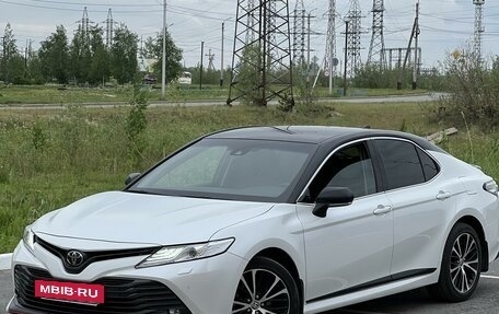Toyota Camry, 2021 год, 3 495 000 рублей, 2 фотография