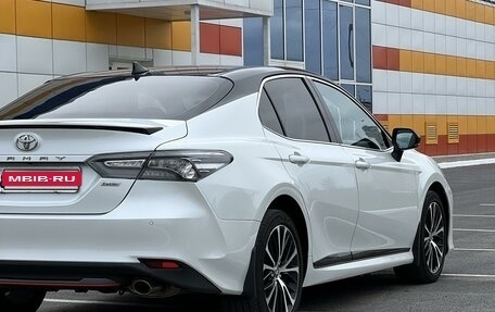 Toyota Camry, 2021 год, 3 495 000 рублей, 6 фотография