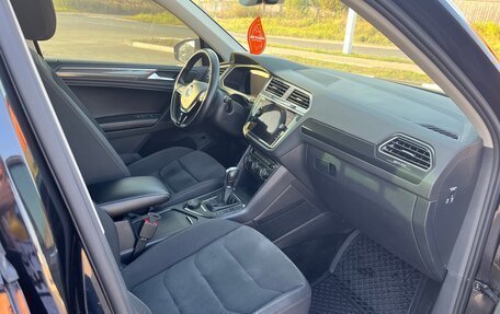 Volkswagen Tiguan II, 2018 год, 3 900 000 рублей, 8 фотография