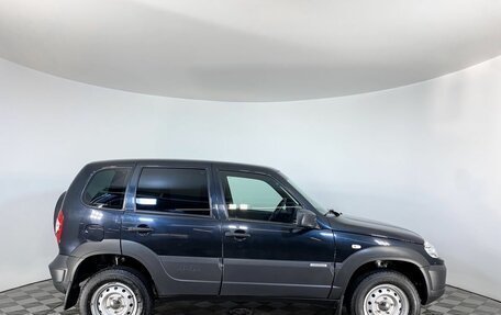 Chevrolet Niva I рестайлинг, 2018 год, 879 000 рублей, 4 фотография