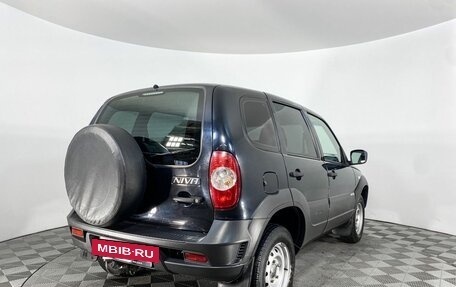 Chevrolet Niva I рестайлинг, 2018 год, 879 000 рублей, 5 фотография