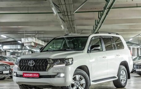 Toyota Land Cruiser 200, 2018 год, 6 349 000 рублей, 1 фотография