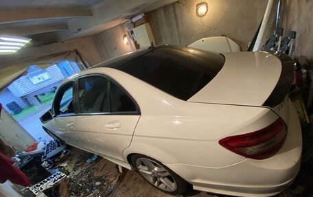 Mercedes-Benz C-Класс, 2011 год, 1 000 000 рублей, 10 фотография