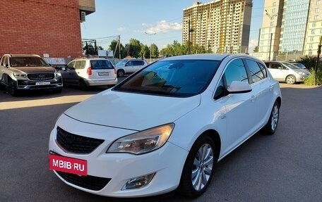 Opel Astra J, 2011 год, 735 000 рублей, 2 фотография