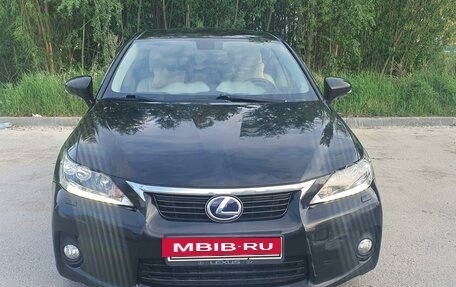 Lexus CT I рестайлинг, 2011 год, 1 580 000 рублей, 2 фотография