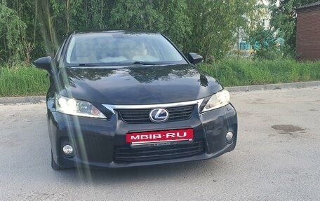 Lexus CT I рестайлинг, 2011 год, 1 580 000 рублей, 3 фотография