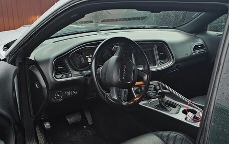 Dodge Challenger III рестайлинг 2, 2021 год, 3 500 000 рублей, 5 фотография