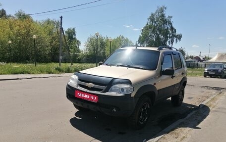 Chevrolet Niva I рестайлинг, 2004 год, 345 000 рублей, 1 фотография