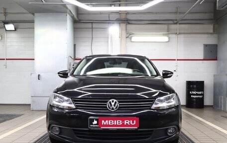 Volkswagen Jetta VI, 2013 год, 1 170 000 рублей, 2 фотография