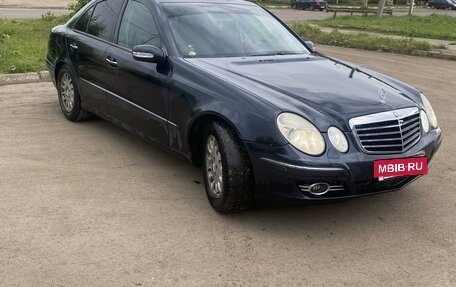 Mercedes-Benz E-Класс, 2002 год, 610 000 рублей, 3 фотография