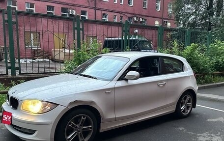 BMW 1 серия, 2011 год, 950 000 рублей, 1 фотография