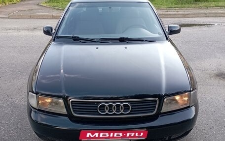 Audi A4, 1998 год, 299 000 рублей, 1 фотография
