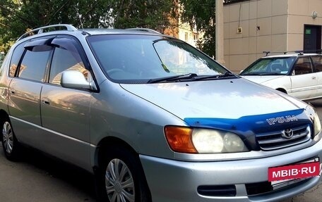 Toyota Ipsum II, 2000 год, 670 000 рублей, 2 фотография