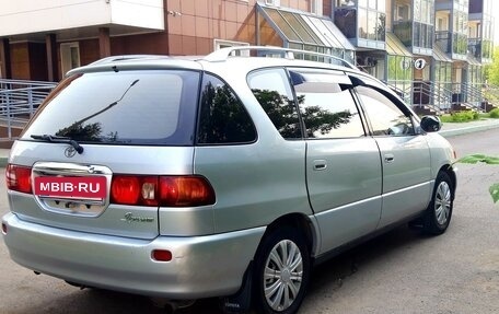 Toyota Ipsum II, 2000 год, 670 000 рублей, 4 фотография