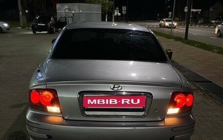 Hyundai Sonata IV рестайлинг, 2005 год, 300 000 рублей, 3 фотография