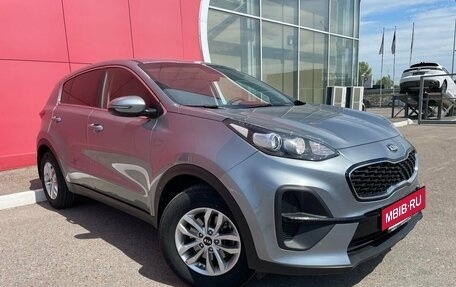 KIA Sportage IV рестайлинг, 2020 год, 2 450 000 рублей, 3 фотография